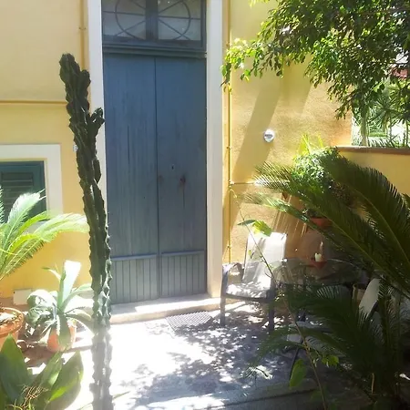 Сasa de vacaciones Villino With Garden