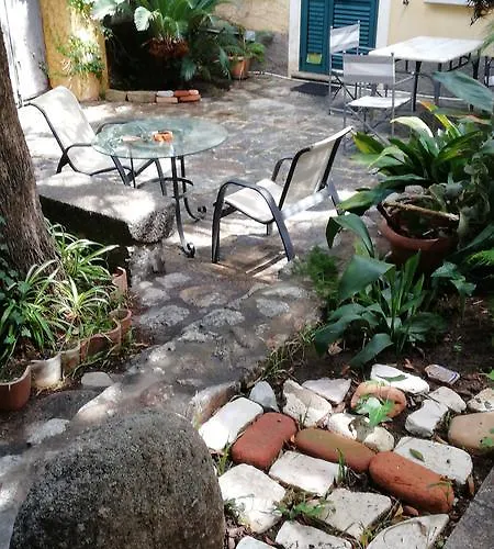 Сasa de vacaciones Villino With Garden *