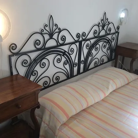 Villino With Garden Hébergement de vacances *