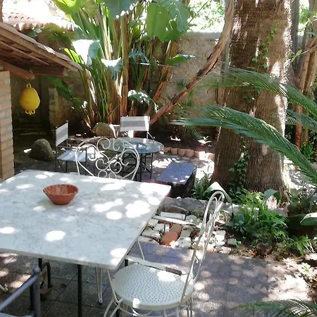 Villino With Garden Holiday home *